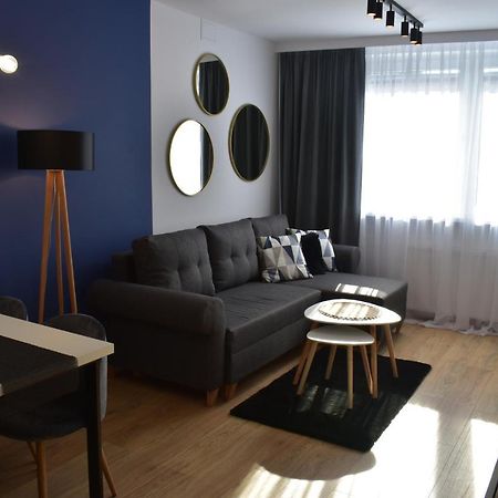 Apartament W Centrum Przy Parku Na Wyspie Pila Luaran gambar