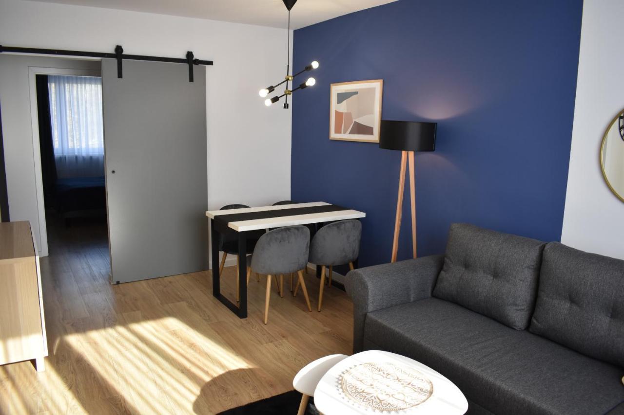 Apartament W Centrum Przy Parku Na Wyspie Pila Luaran gambar