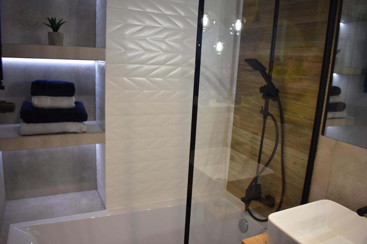 Apartament W Centrum Przy Parku Na Wyspie Pila Luaran gambar