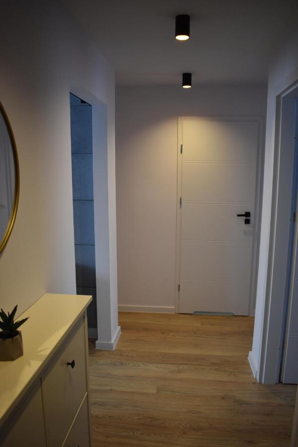 Apartament W Centrum Przy Parku Na Wyspie Pila Luaran gambar